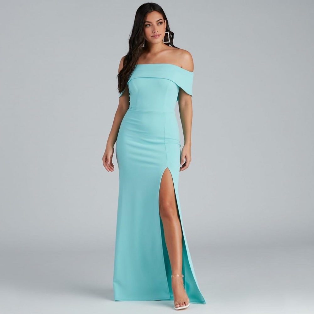 Windsor Coralie off Shoulder front slit dress NWT